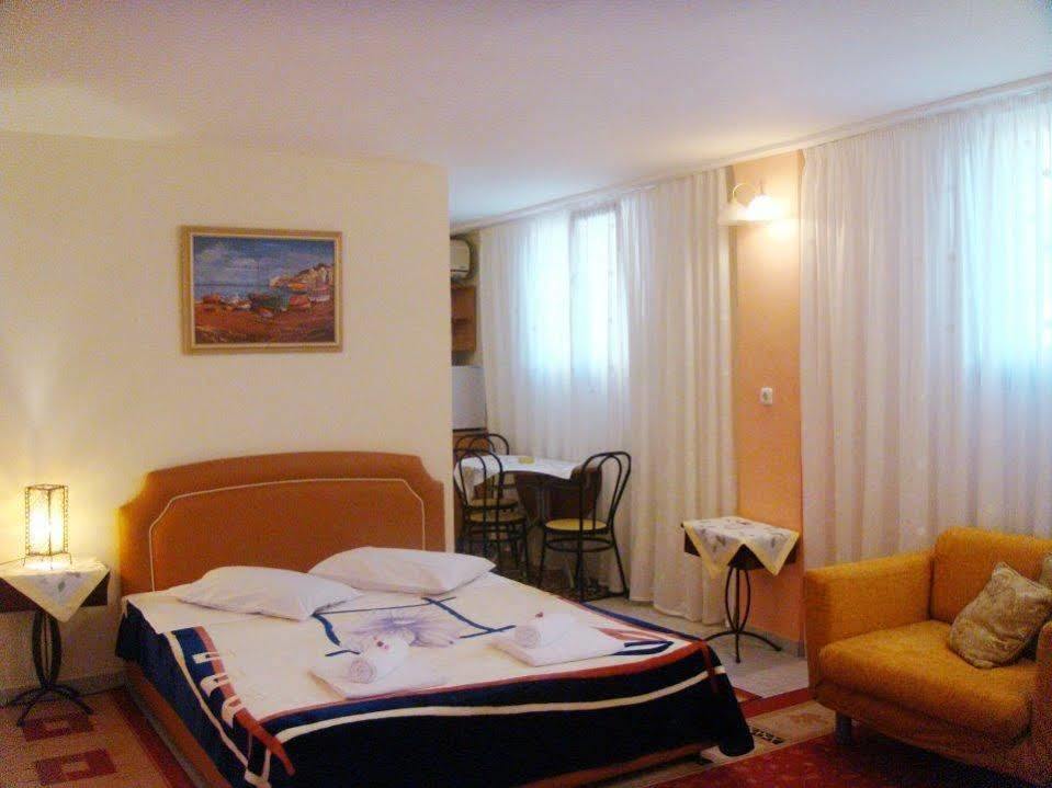 Bonne Nuit Pension Nauplion Buitenkant foto
